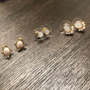 Pearl studs earring trio